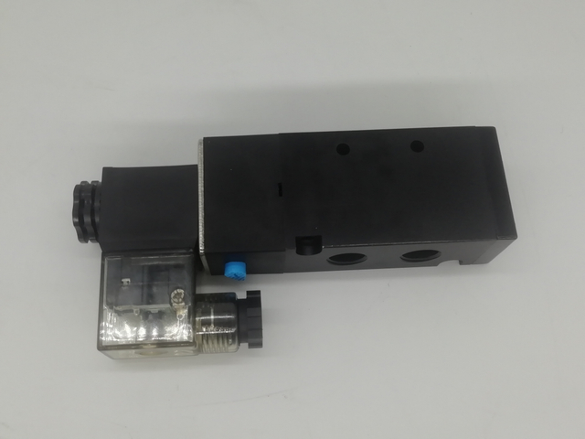 Ingersoll Rand Spare Parts Two-position five-way solenoid valve 47620225001